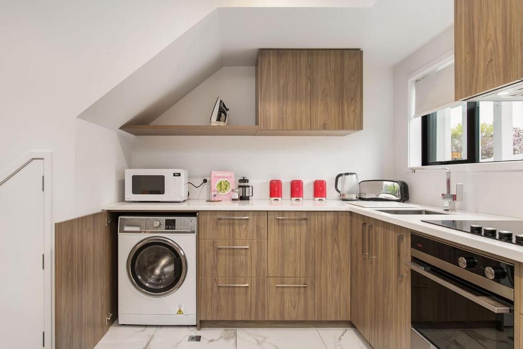 Light & Spacious 2Bdrm Townhouse Off Street Park Christchurch Exterior foto